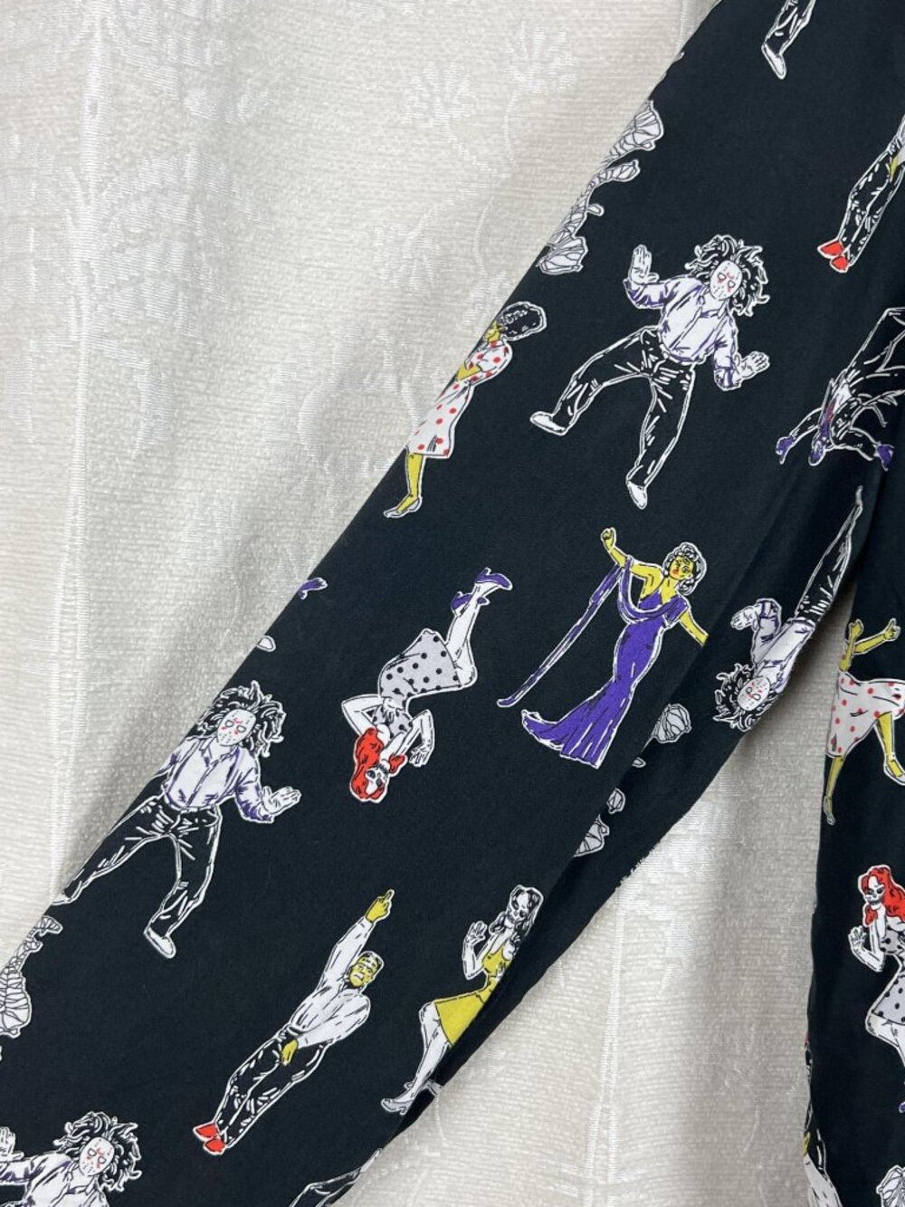 ModCloth Halloween monsters Pristine Dreams Button-Up Shirt zombies witches M - Picture 4 of 8